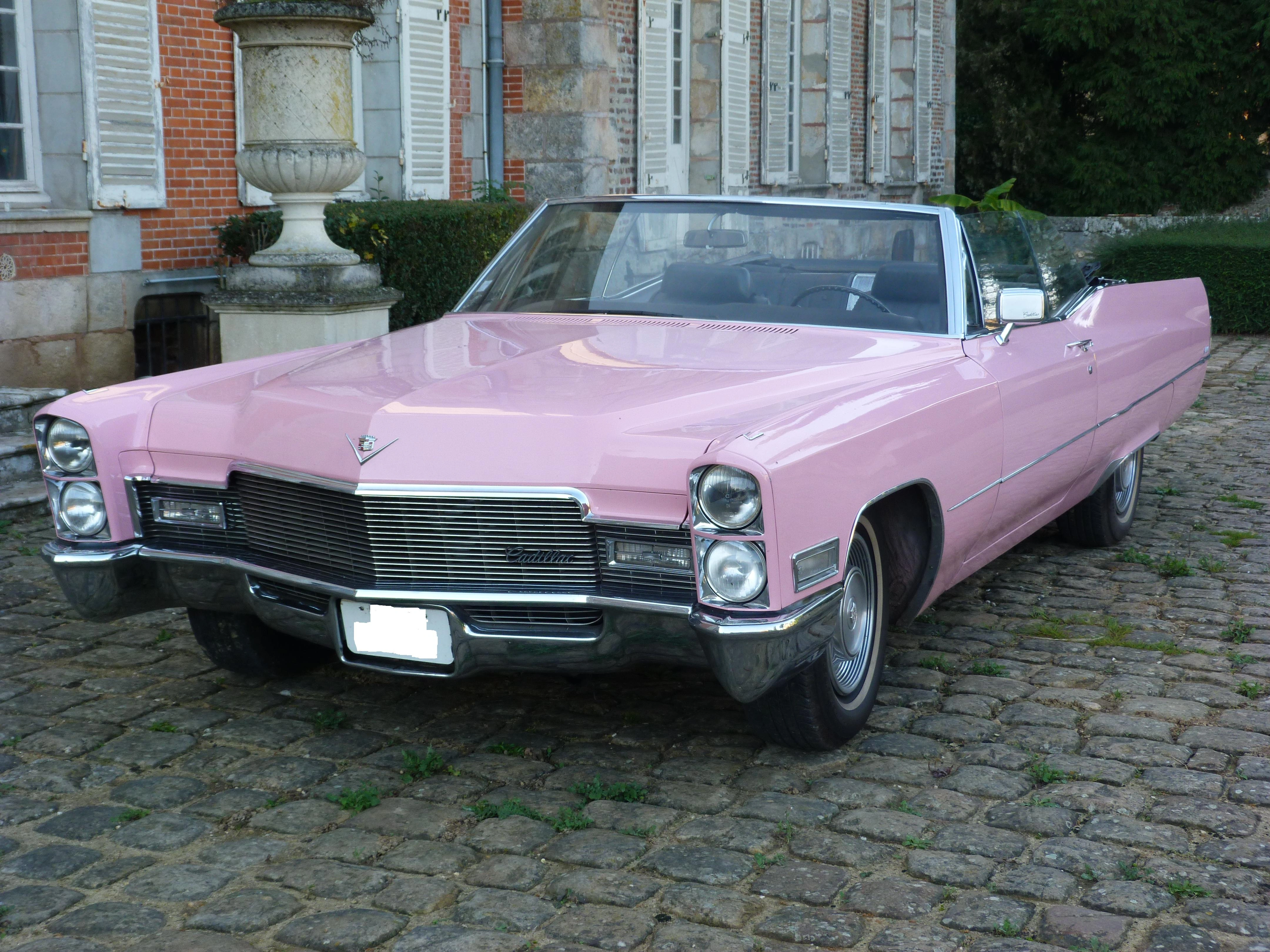 Location Cadillac rose pour mariage